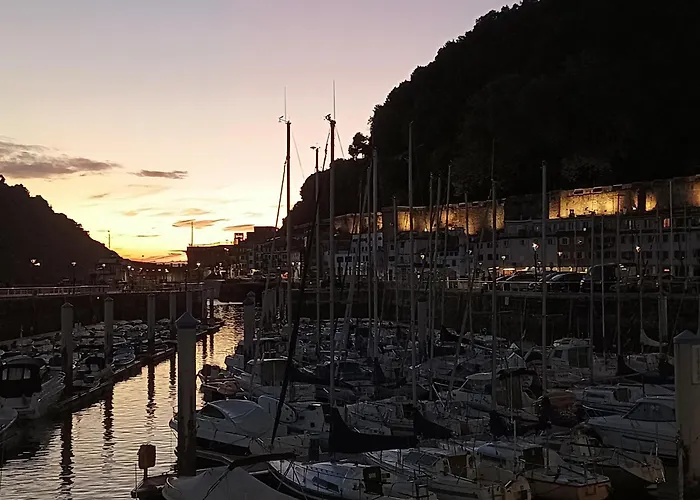 Con Vistas En El Puerto De Donostia سان سيباستيان