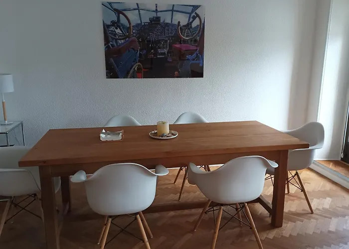 Con Vistas En El Puerto De Donostia *