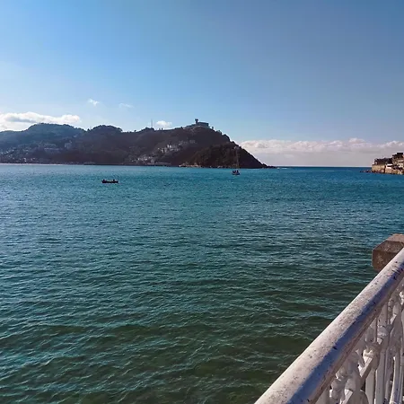 Con Vistas En El Puerto De Donostia סן סבסטיאן