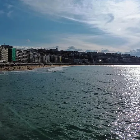 Con Vistas En El Puerto De Donostia Апартаменты Сан-Себастьян