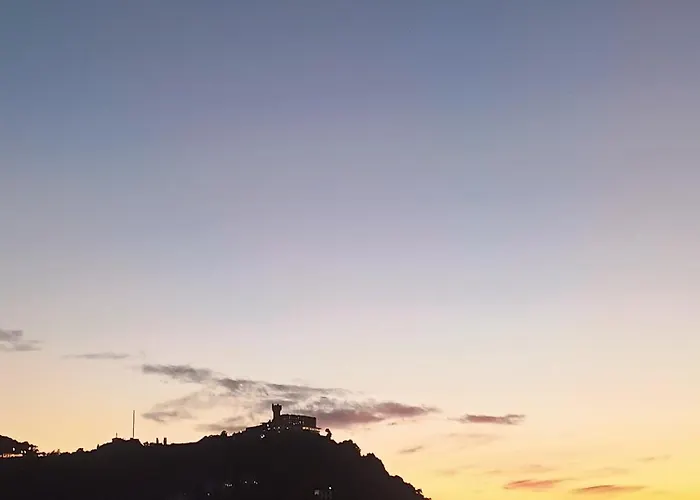 Con Vistas En El Puerto De Donostia * Сан-Себастьян