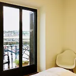 Con Vistas En El Puerto De Donostia